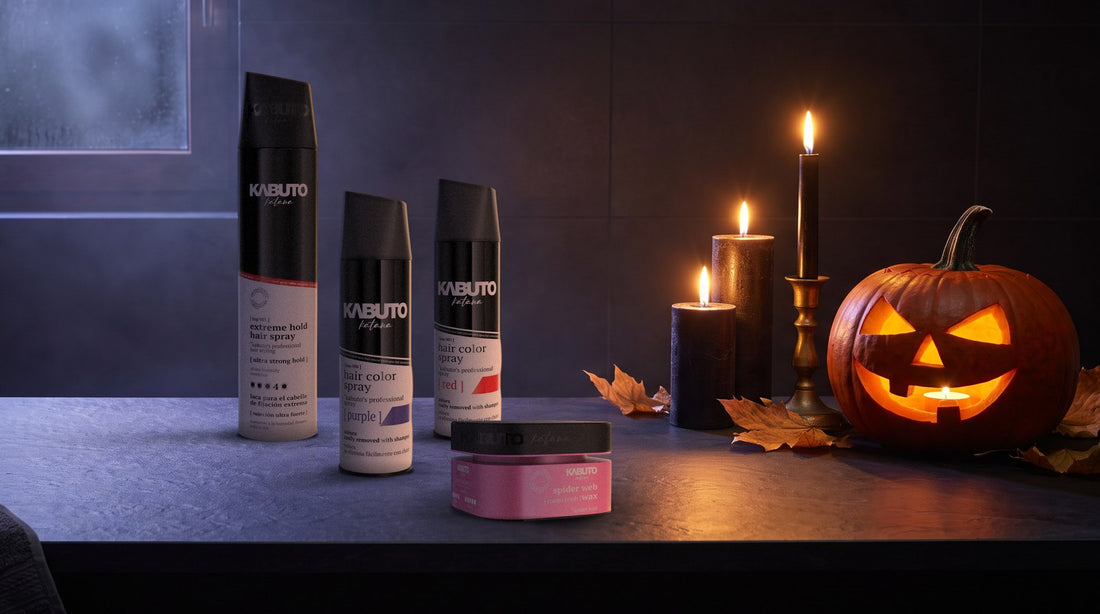 Kabuto Haarspray Extreme Hold, Haarfarbe Spray Violett und Rot und Spider Web Wax Cosmo Crush auf einem Schiefertresen mit leuchtendem Kürbis und schwarzen Kerzen – Halloween-Frisur für Männer
