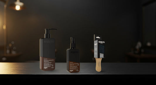 Kabuto Katana Bartpflege-Routine: Bartöl, Bartshampoo und Premium Bartbürste auf dunklem Schiefer im Barbershop-Ambiente