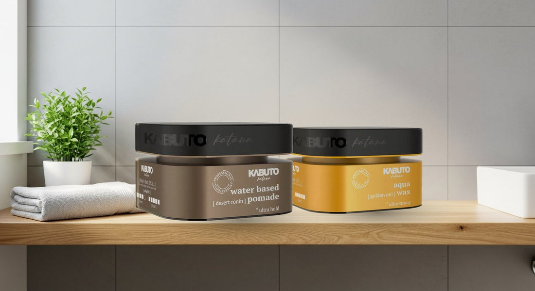 Kabuto Water Based Pomade Desert Ronin und Aqua Wax Golden Oni auf einer Eichenablage